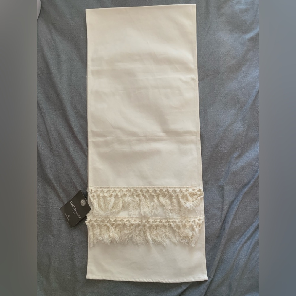 NWT Levtex White Table Runner with Tassel Trim